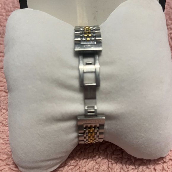 GUCCI WOMENS WATCH
